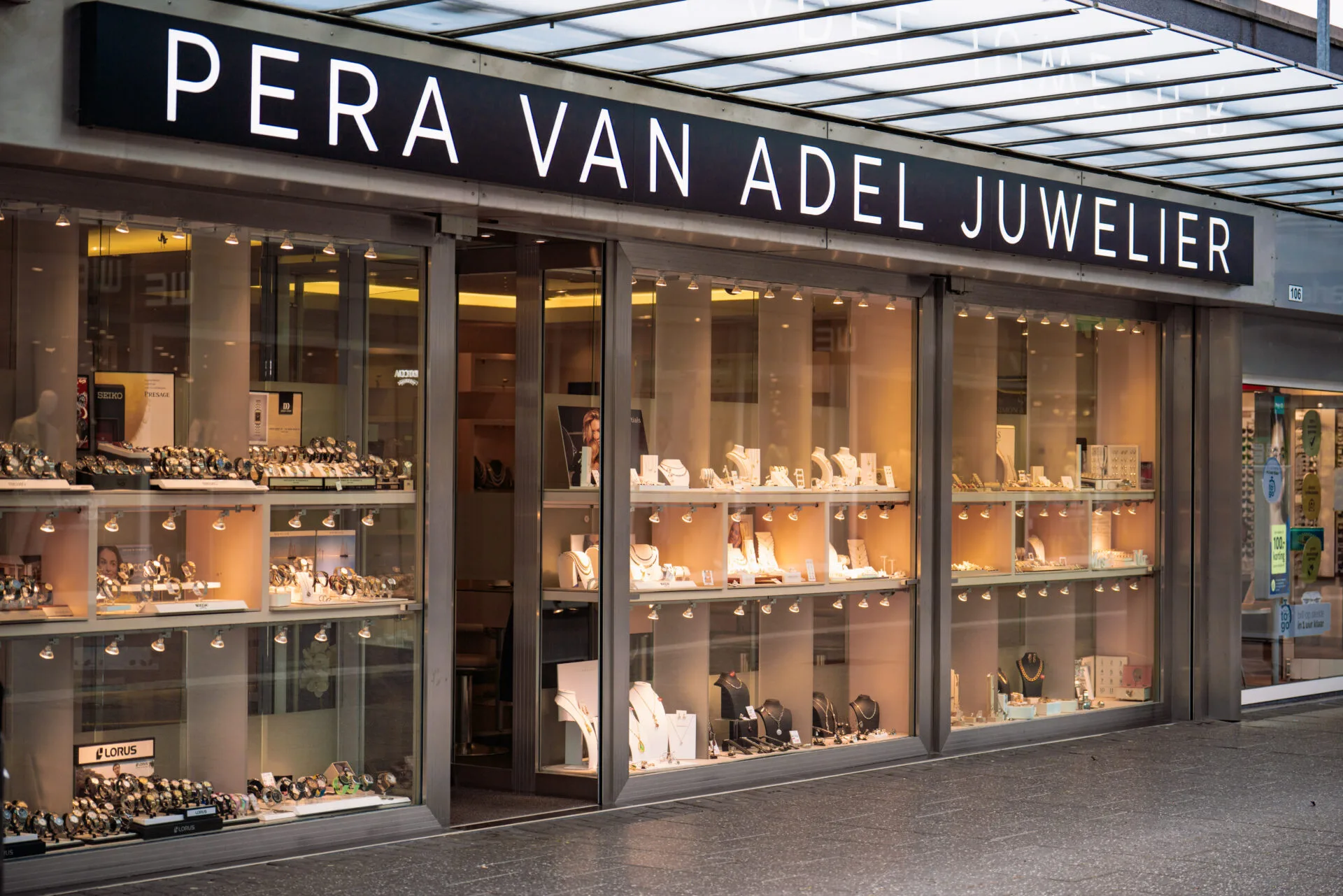 afbeelding van pera van adel juwelier in eindhoven